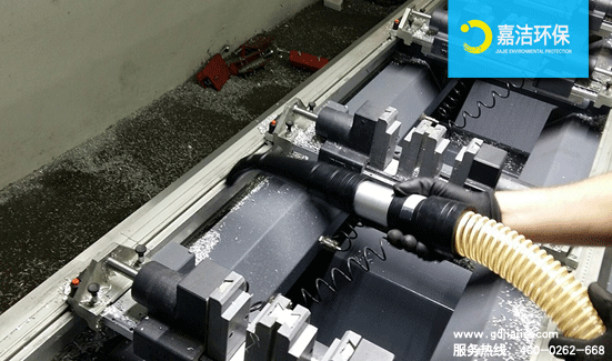 工業吸塵器吸取鐵屑