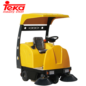 駕駛式掃地機（jī）1400D